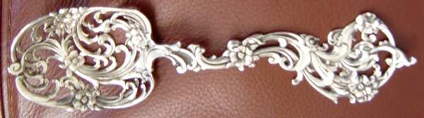 TIS63 (Sterling) Large Pierced Bon Bon Server