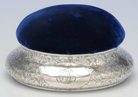 TIS75 (Sterling, Hollowware) Solid Powder Box
