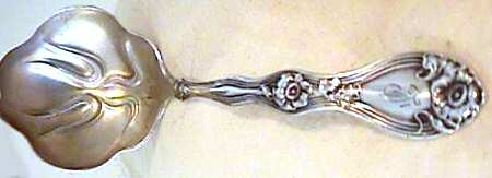 La Fleurette (Sterling, 1904) Solid Piece Cream Ladle