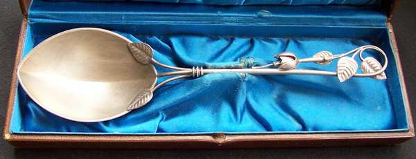 UNF2024 (Sterling) Solid Smooth Berry/Casserole Spoon