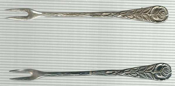 UNF2065 (Silverplate) Cocktail/Seafood Fork