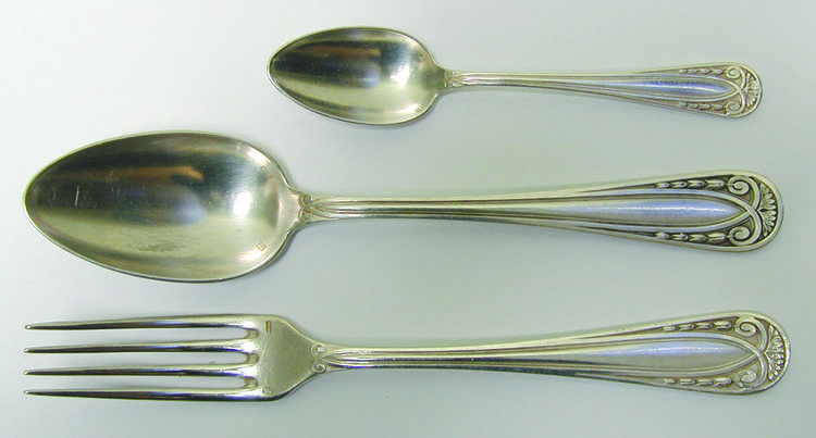 VH 1 (SILVERPLATE) Place/Oval Soup Spoon by VH (France)