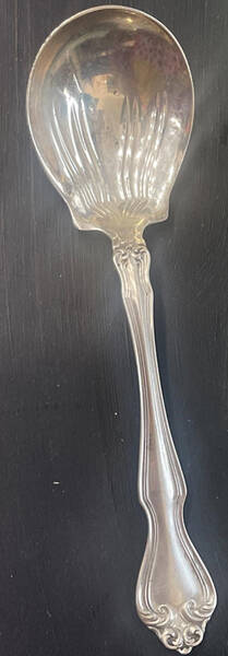George & Martha Washington (Sterling, 1940) Small Solid Berry/Casserole Spoon