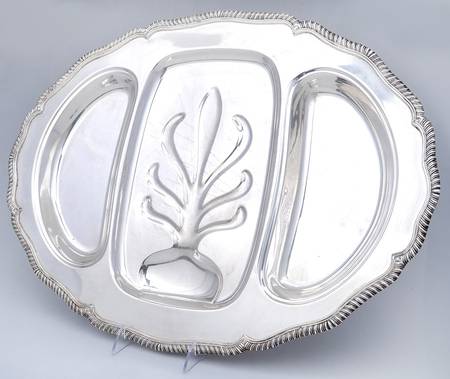 Kings Court (Silverplate, Hollowware) Medium Plated Meat Platter with Well