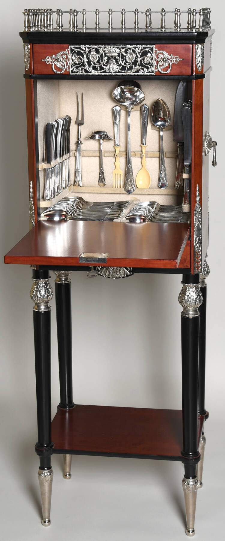 WMF219 (Silverplate) 135  Piece Estate Set