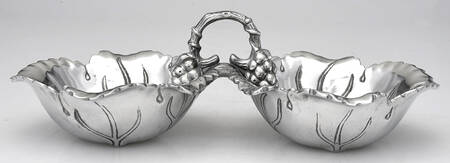 Grape (Aluminum, Hollowware) Center Handled 2 Part Relish