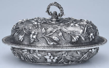 Repousse-Full Chased-Hand Chased 10" Oval Double Vegetable