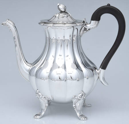 Melon-Plain (Silverplate, Hollowware) Coffee Pot with Wood Handle by Oneida Silver
