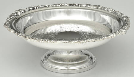 Windsor (Silverplate, Hollowware) Pedestal Pie Plate by Sheridan Silver Co