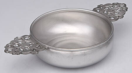 WOP1 (PEWTER, HOLLOWWARE) 11" Double Handled Porringer