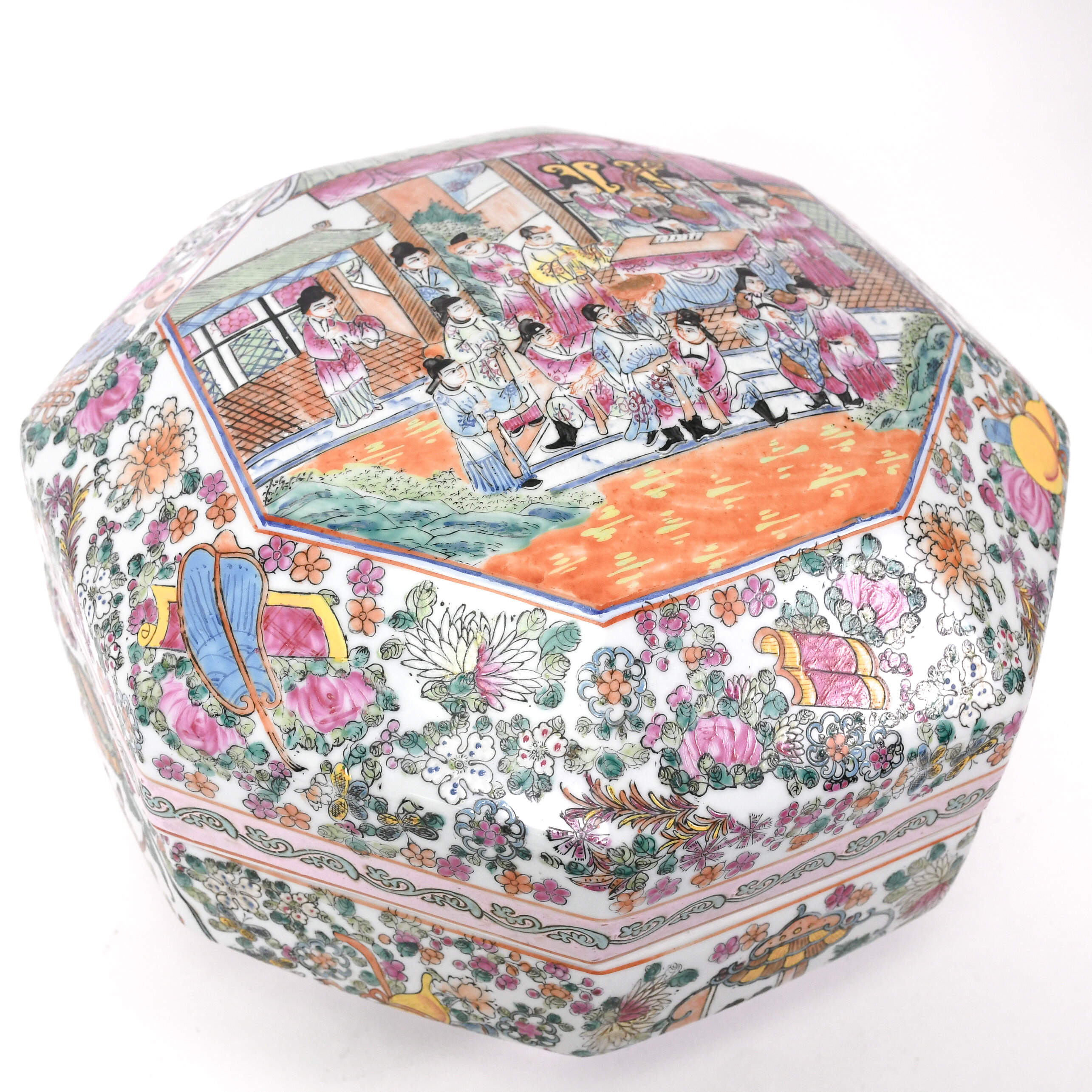 Chinese Rose Medallion Porcelain Octagonal Box-12