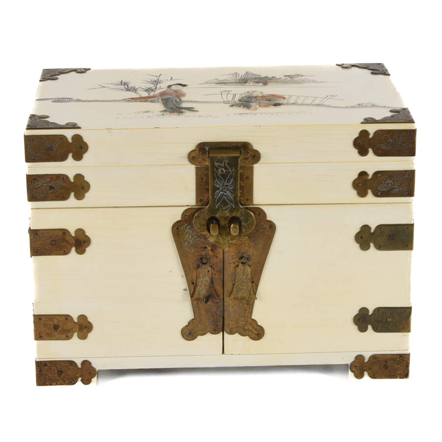 Chinese Cream Wood and Brass Jewelry Box with Lock and Key-1
