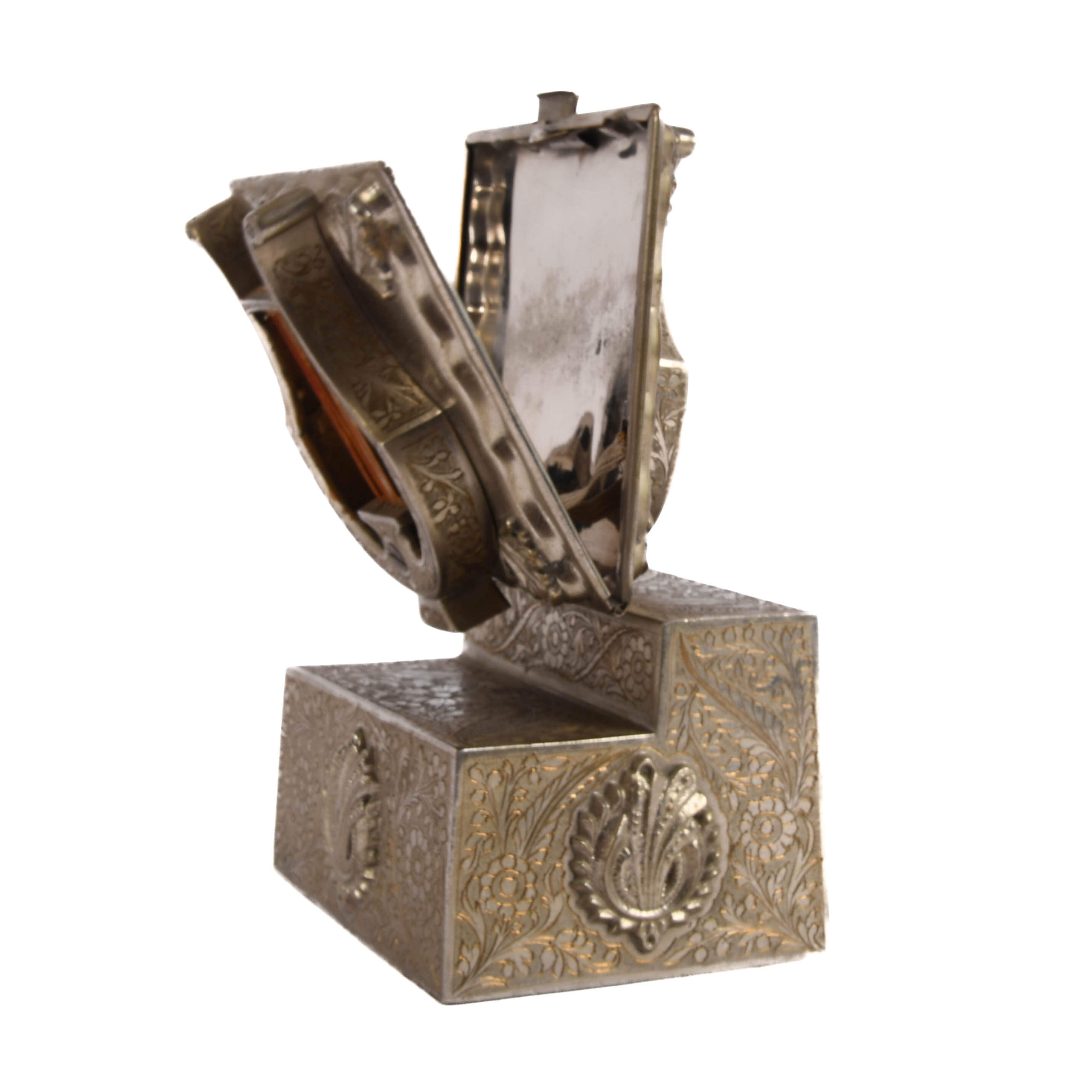 Thrones Figural Music Note Design Cigarette Music Box-6