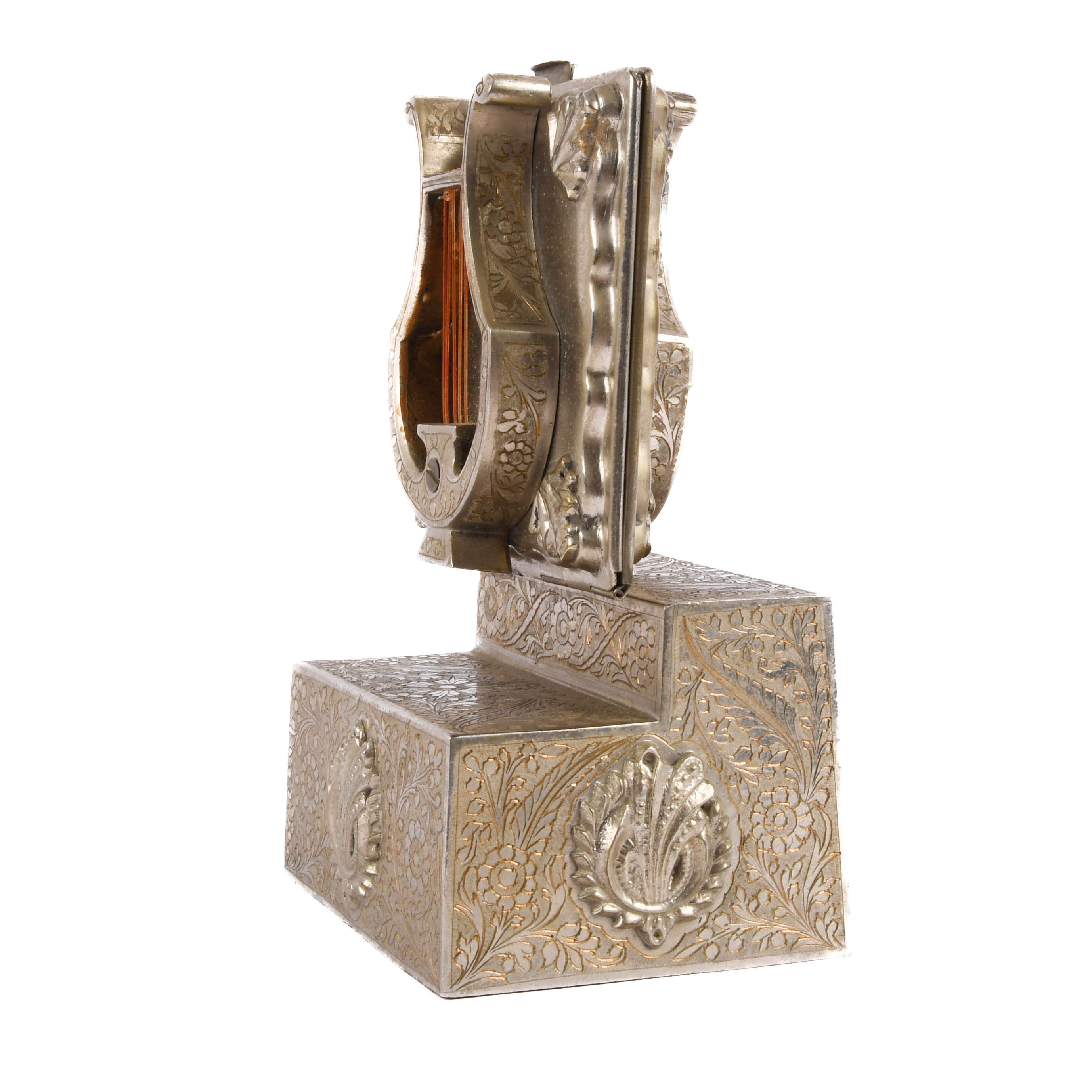 Thrones Figural Music Note Design Cigarette Music Box-2