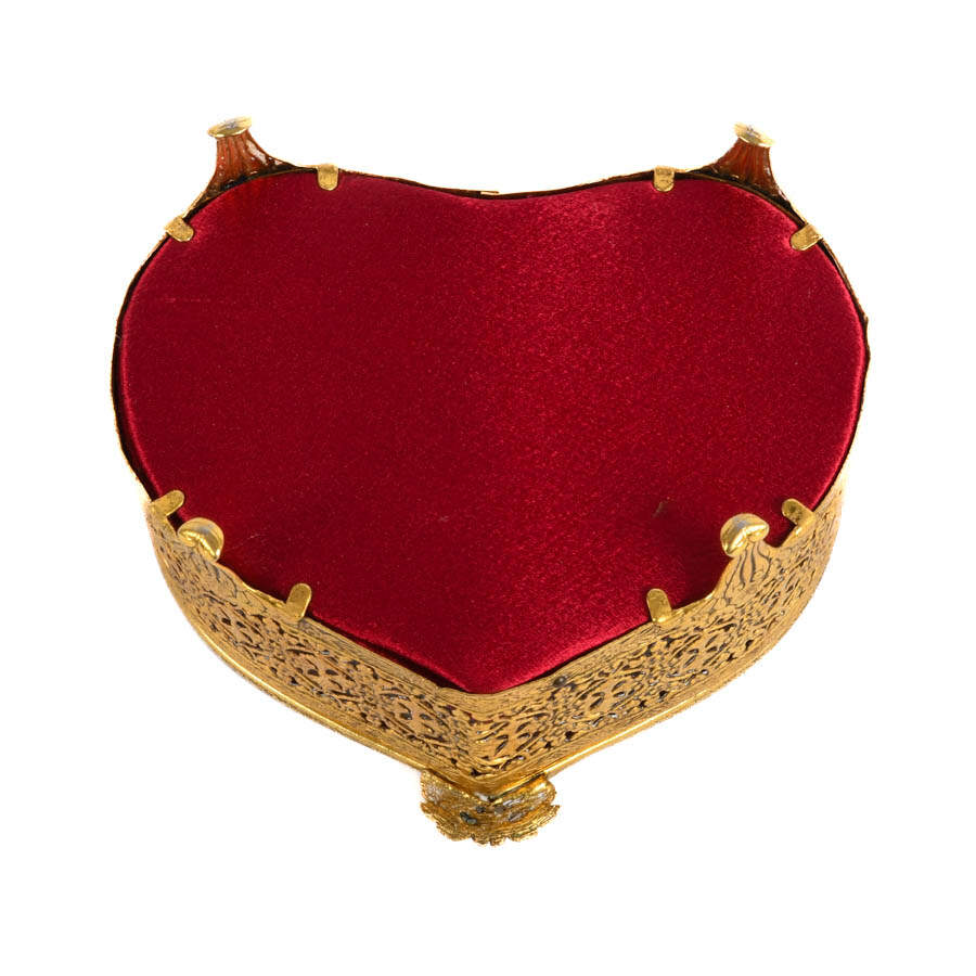 Heart-Shaped Footed Filigree Jewelry Casket-7