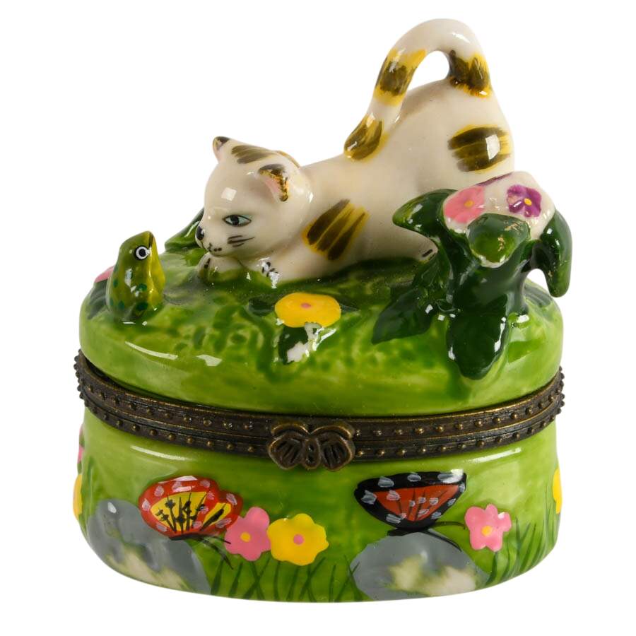 Trio of Porcelain Trinket Boxes-5