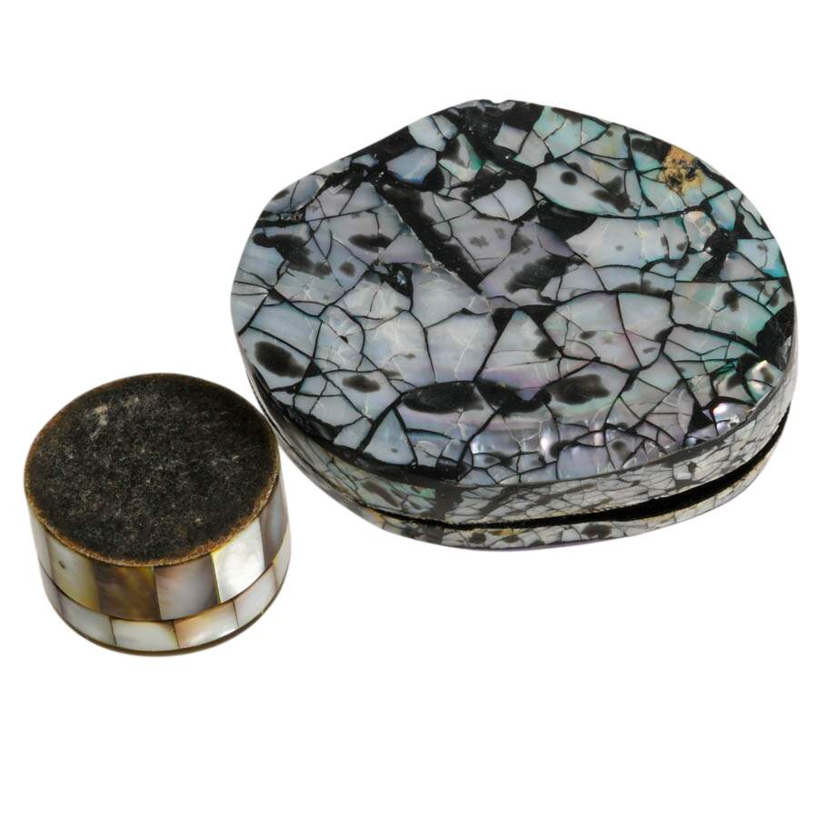 A Pair of Shell Boxes from Different Shores-8