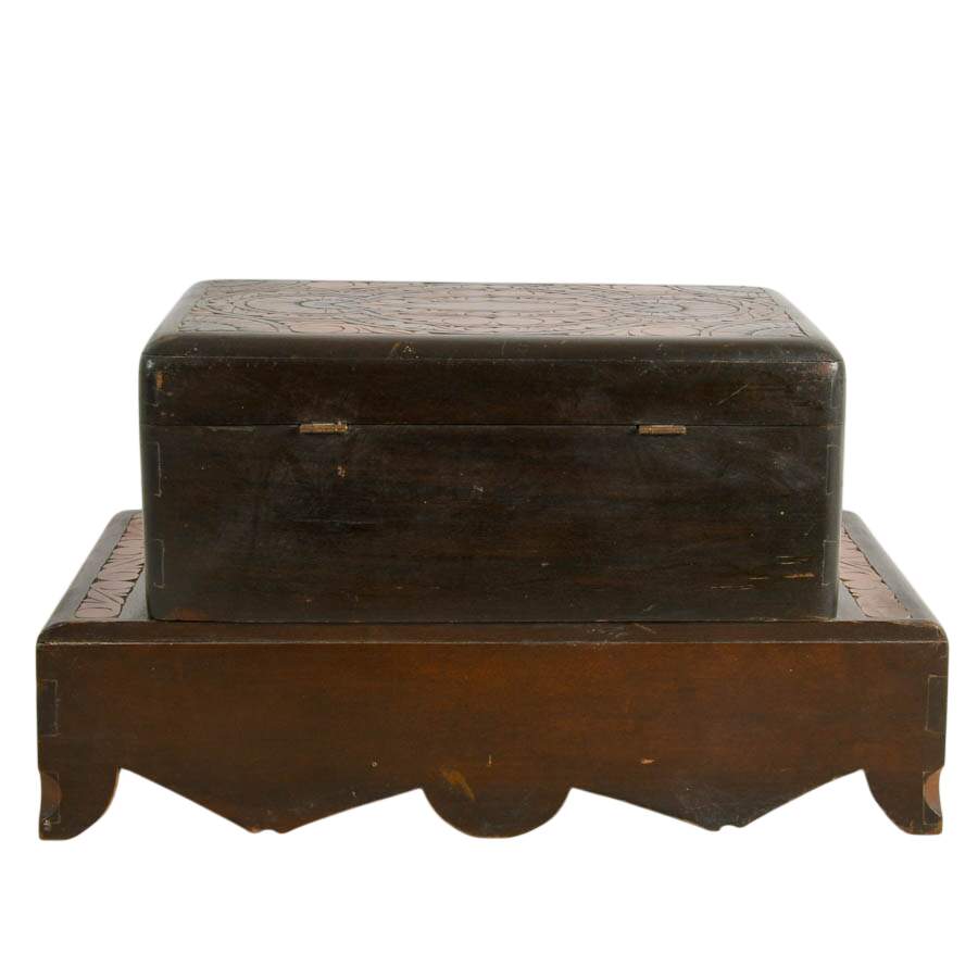 Antique Fresian Folk-Art Chip Carved Box-7