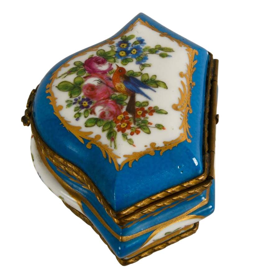 Sèvres-Style Hand-Painted French Porcelain Trinket Box with Bird Design-3