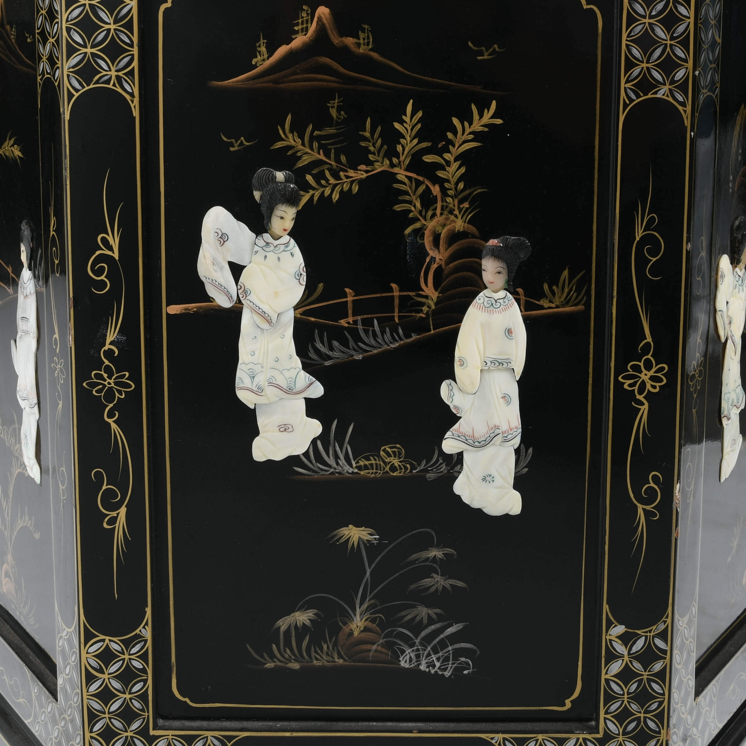 Chinese Black Lacquered Corner Display Cabinet-8