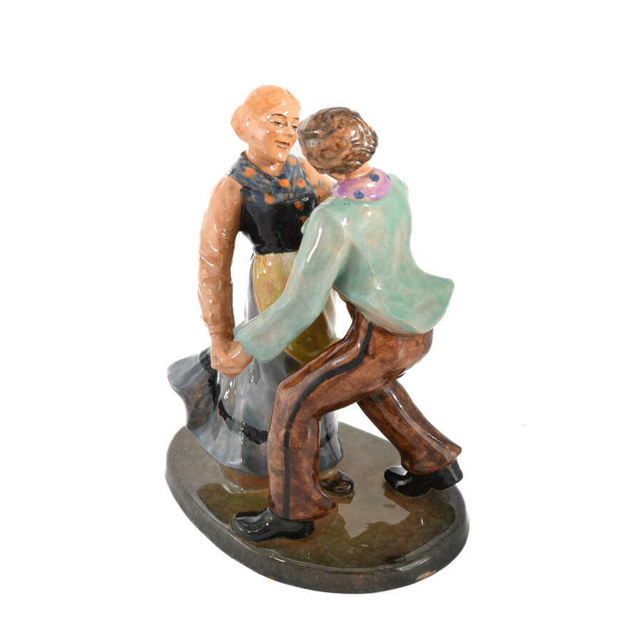 German Dancing Pottery Couple-2