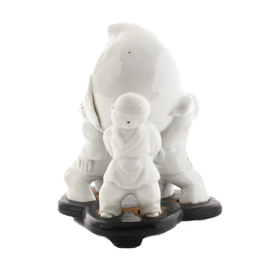 Chinese Blanc De Chine Three Children Carrying a Peach Porcelain Statue-2