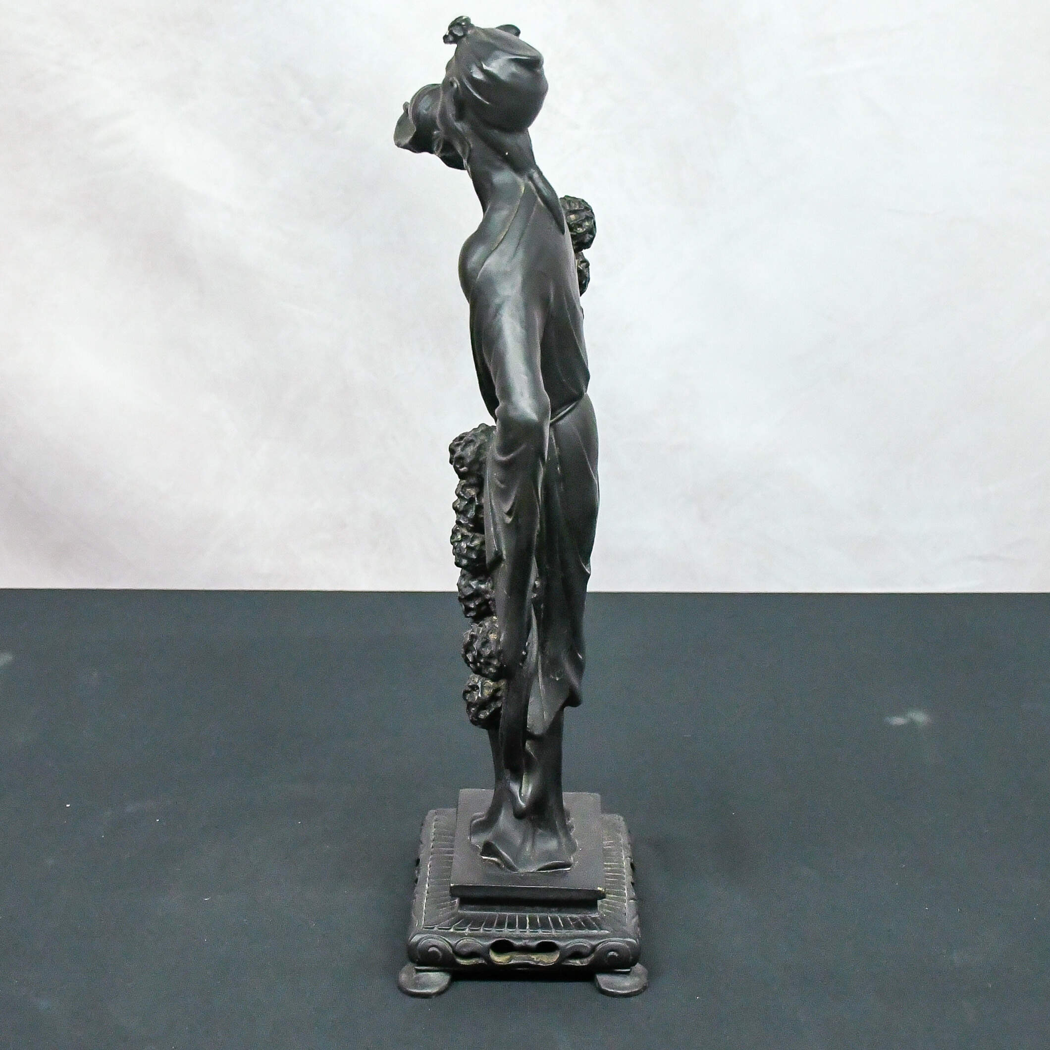 Black Ceramic Conch Shell Horn Player Statue-3