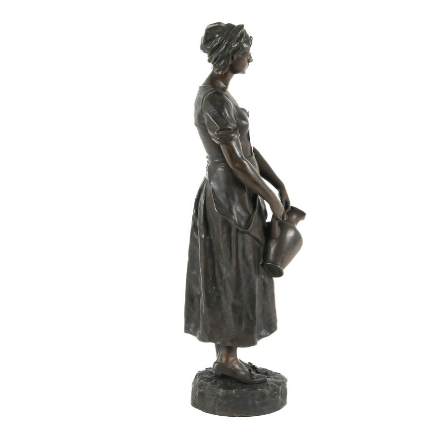 Metal Signature A Guilber Valere Statue-4