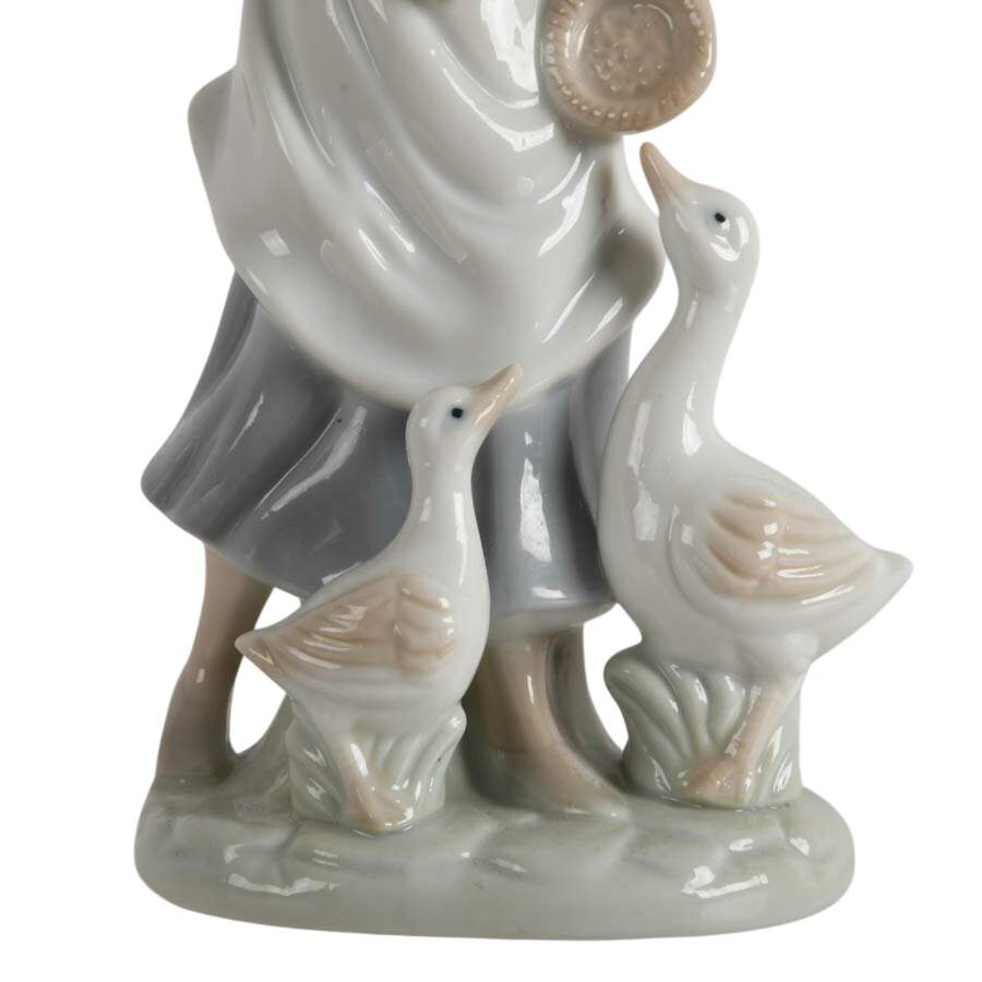 Collection of Dutch Girl Figurines with a Royal Holland Pewter Daalderop-3