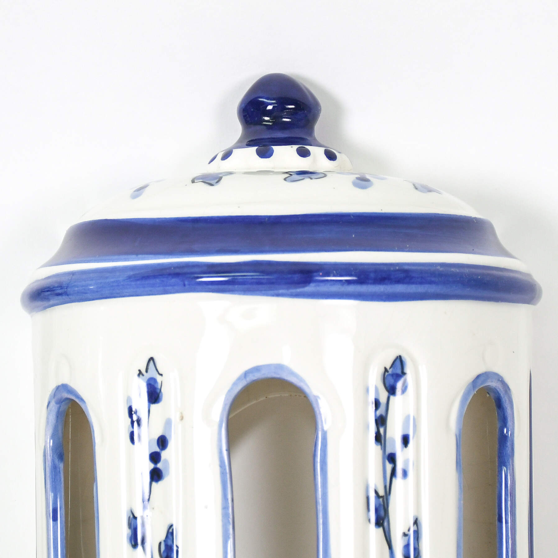 Pair of Ceramic Portuguese Blue and White Grape Motif Wall Pockets-4