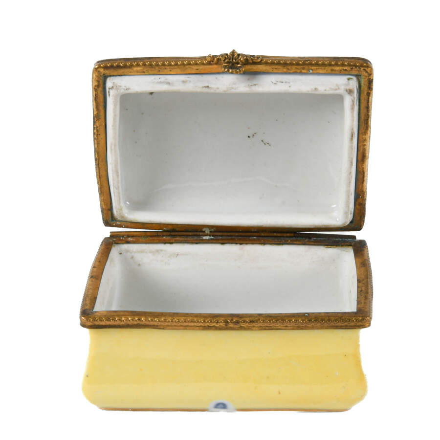 Antique Royal Vienna Hand-Painted Burq Theater Trinket Box-4