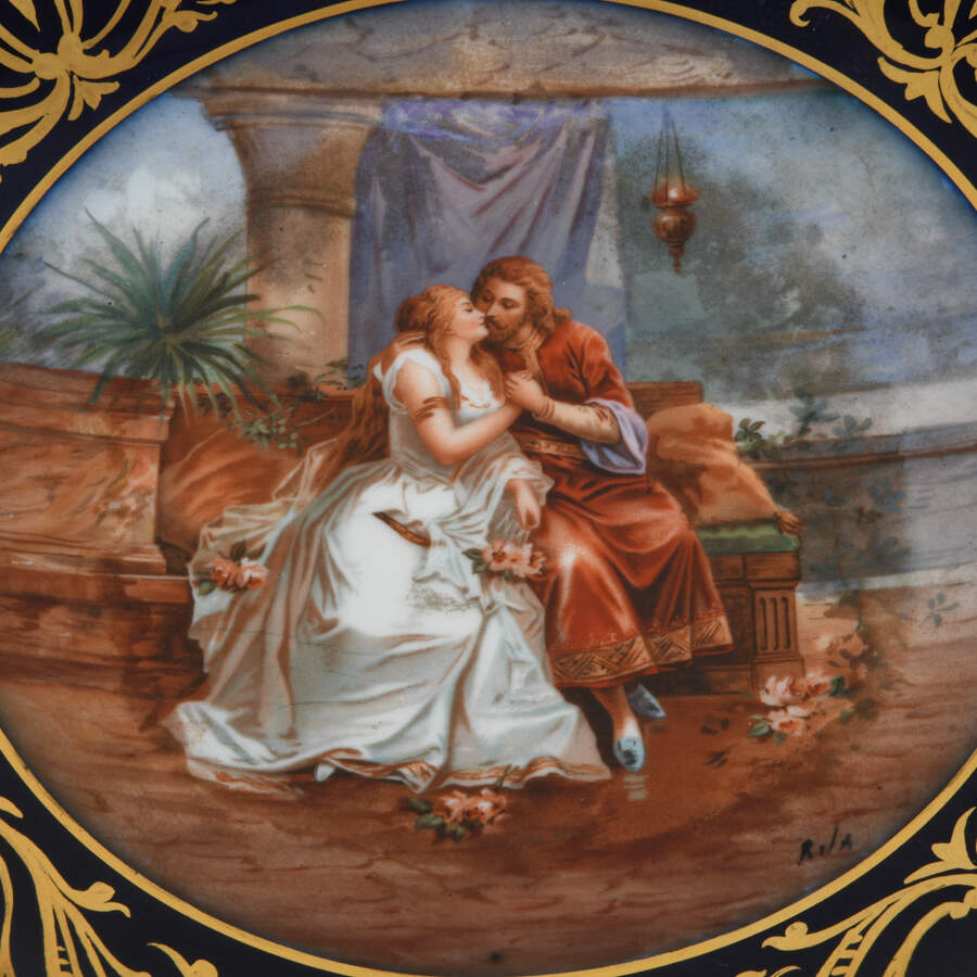 Chateau des Tuileries Polychromed Porcelain Pedestal Tazza-4