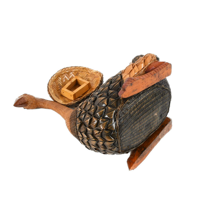 Mid-Century Modern Rattan Zhejiang Handicraft Goose Basket-8
