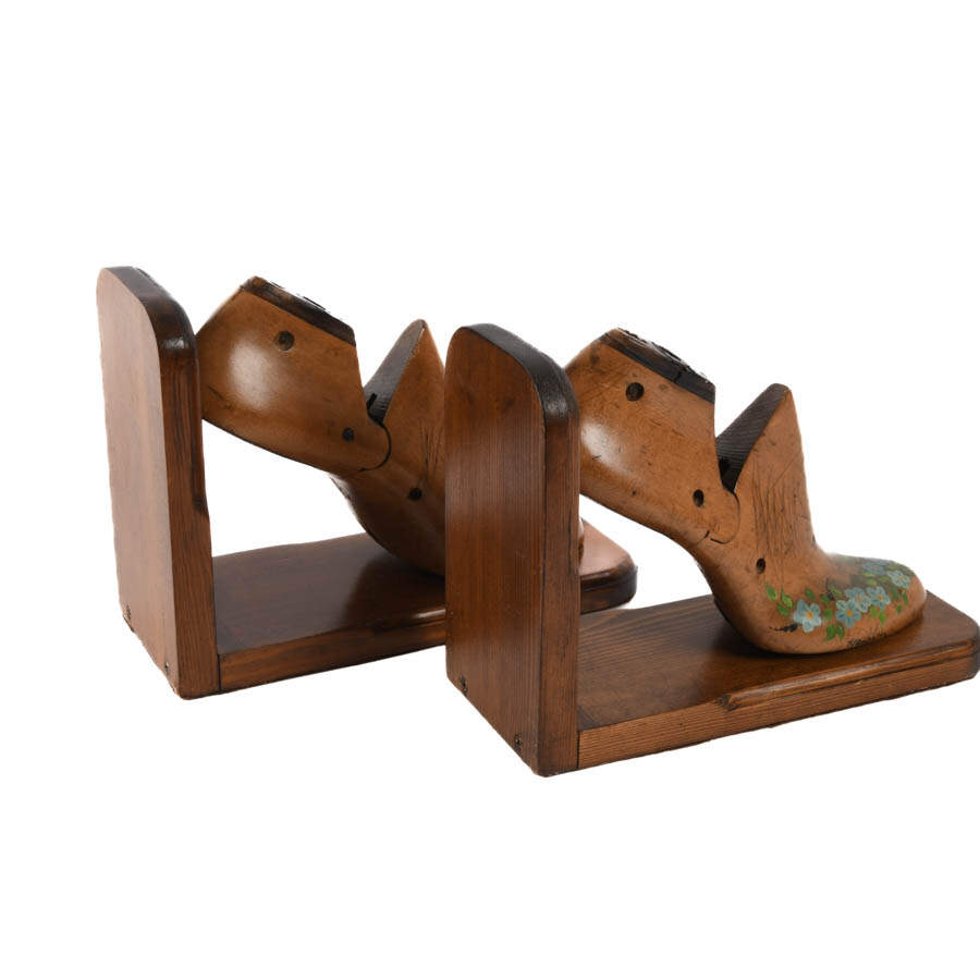 Signed K. Kamholtz Wooden Shoe Mold Bookends-6