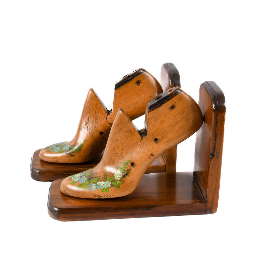 Signed K. Kamholtz Wooden Shoe Mold Bookends-4