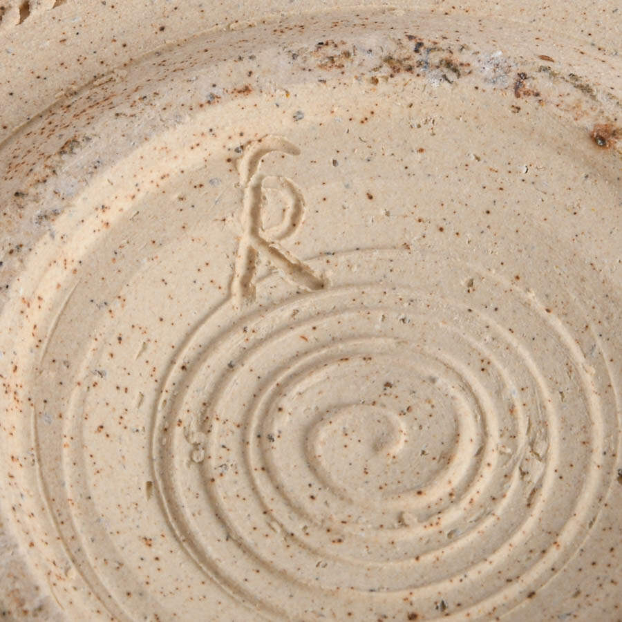 An Assembly of Pottery Tableware-7