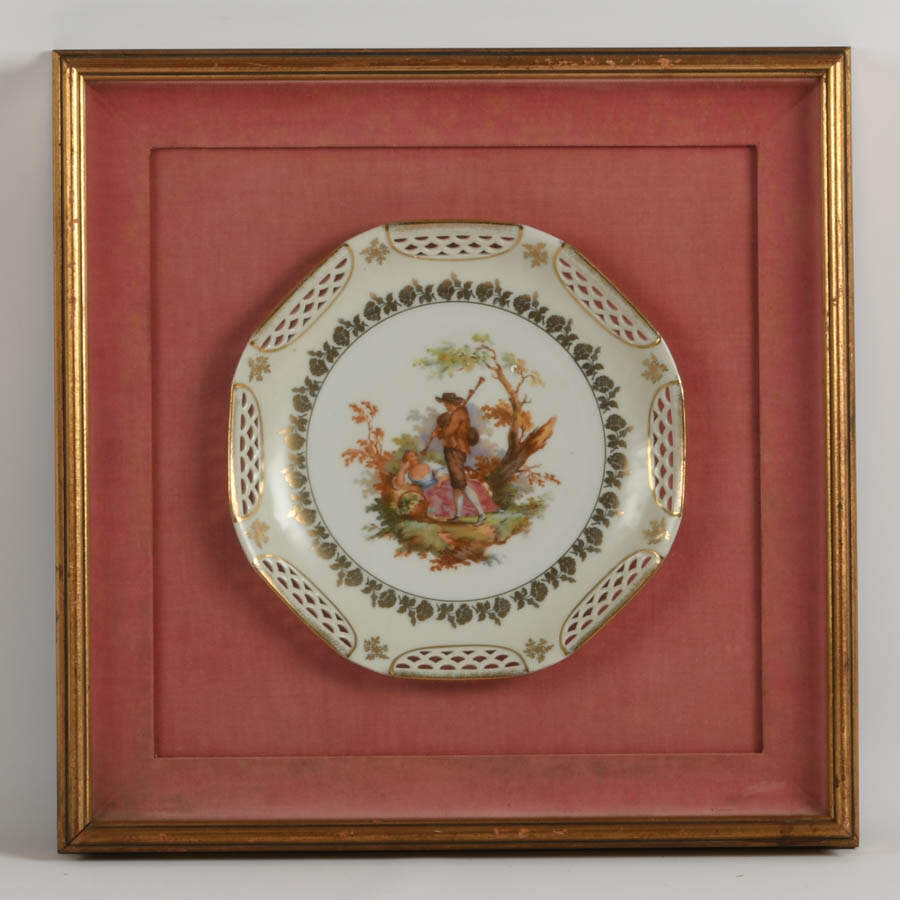Pair of Framed Bavarian Schwarzenhammer Shadow Box Portrait Plates-2