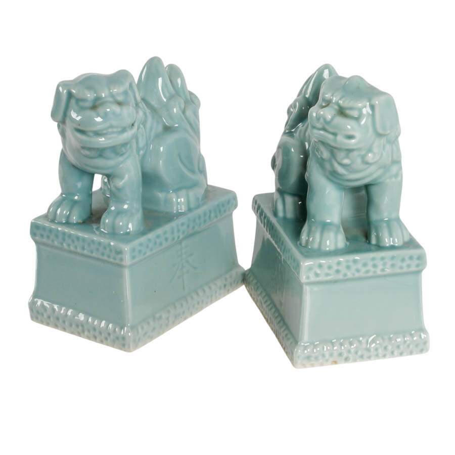 Quadruple Collection of Chinese Bookshelf Items-6