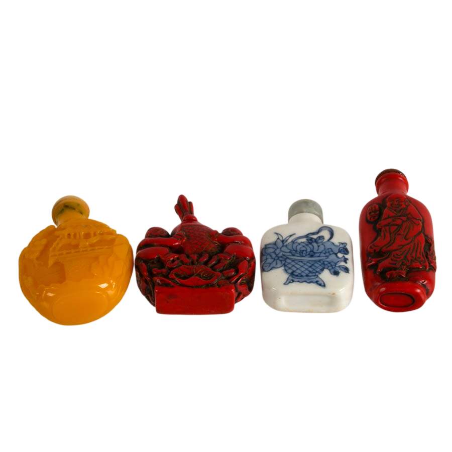 Collection of Four Chinese Snuff Bottles-7