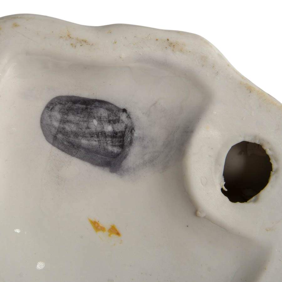 Pair of Japanese Porcelain Items-10