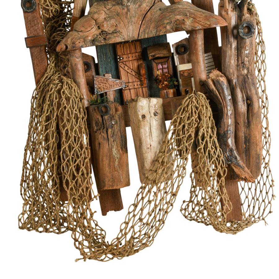 Handmade "Craby Bill's" Driftwood Shack-5