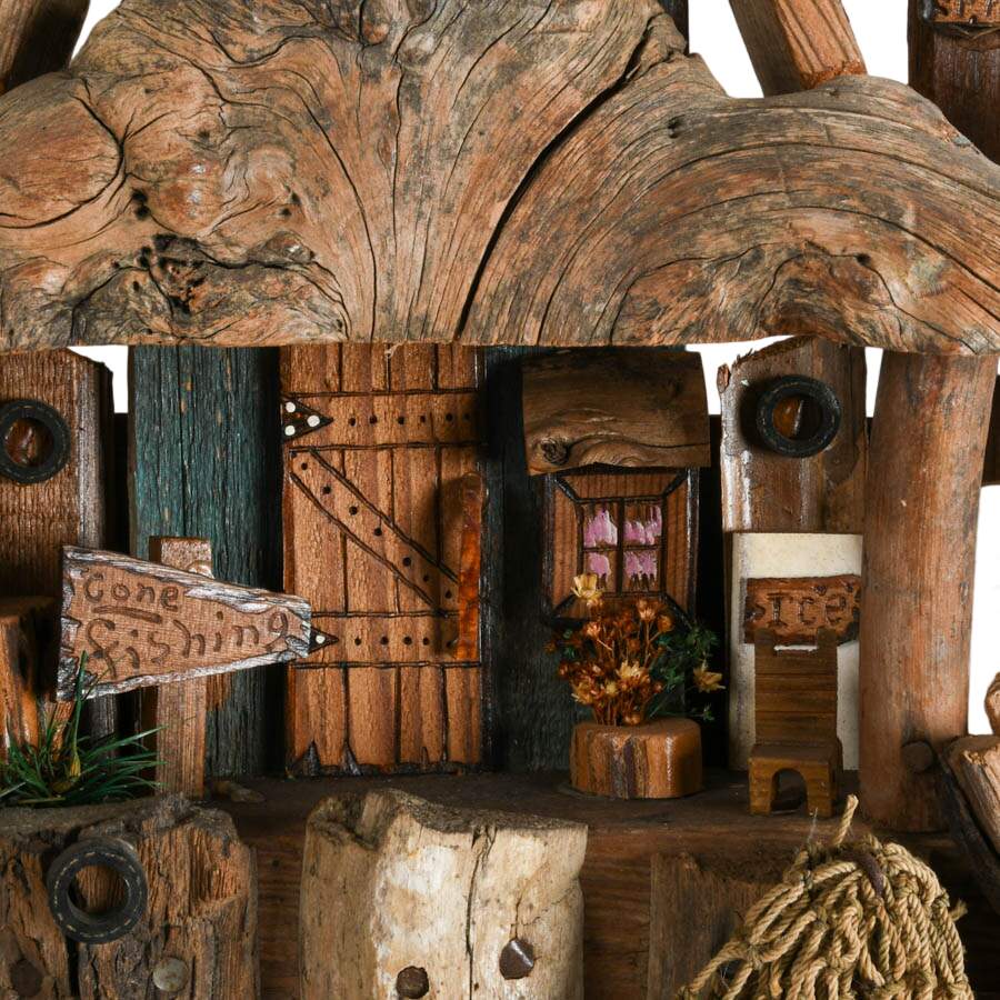 Handmade "Craby Bill's" Driftwood Shack-3