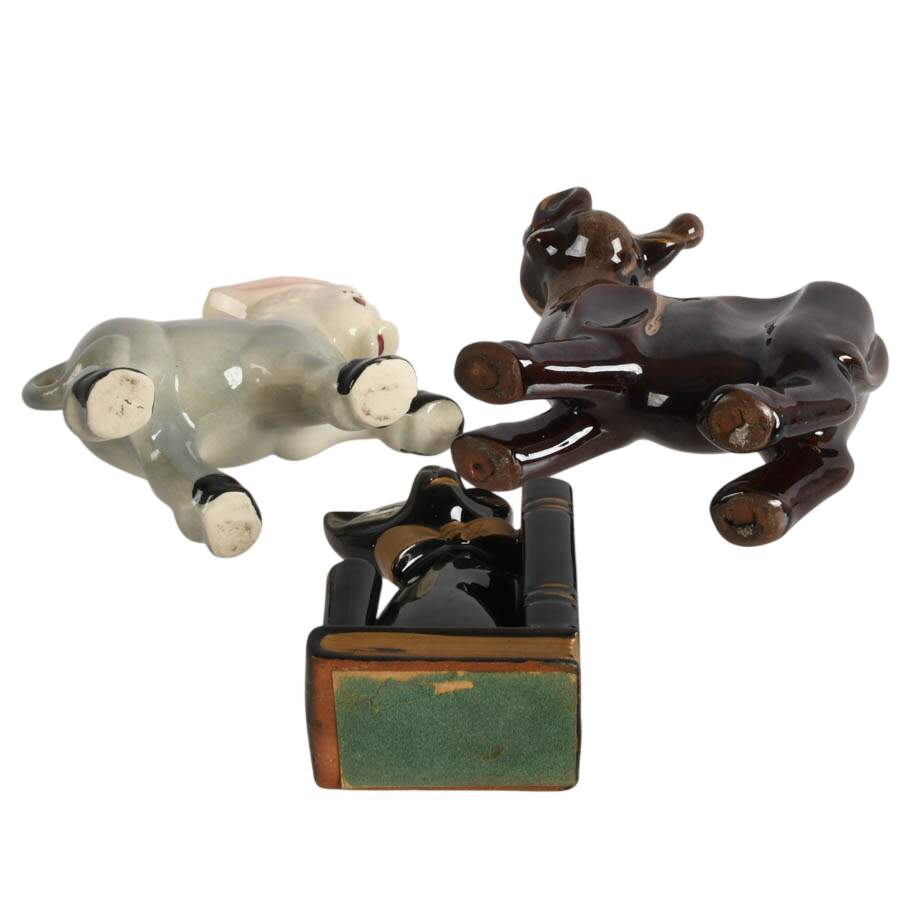 Grouping of Three Chinese Reverse Painted Glass Snuff Bottles-2