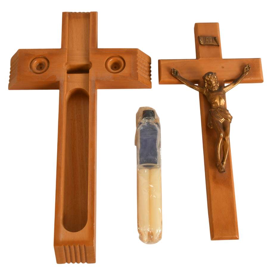 Last Rites Crucifix Box with Holy Water and Edizioni Musei Vaticani Rosary-5