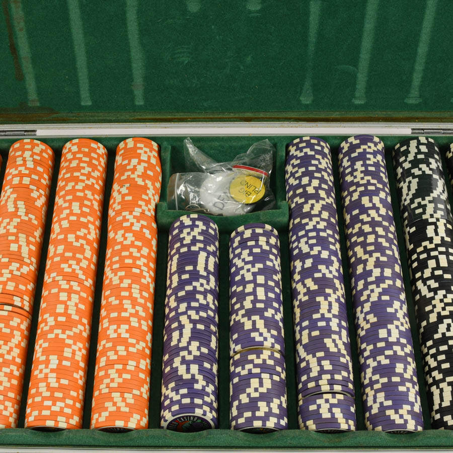 Casino Poker Chip Set with Case-2