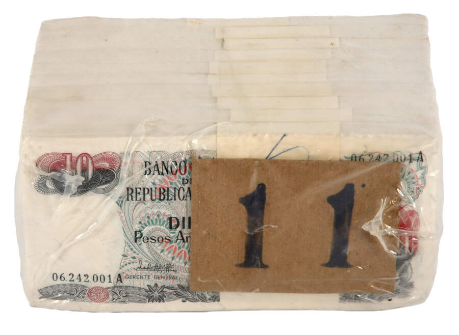 Sealed Brick of Uncirculated 10 Pesos Republica Argentina Banknotes-1