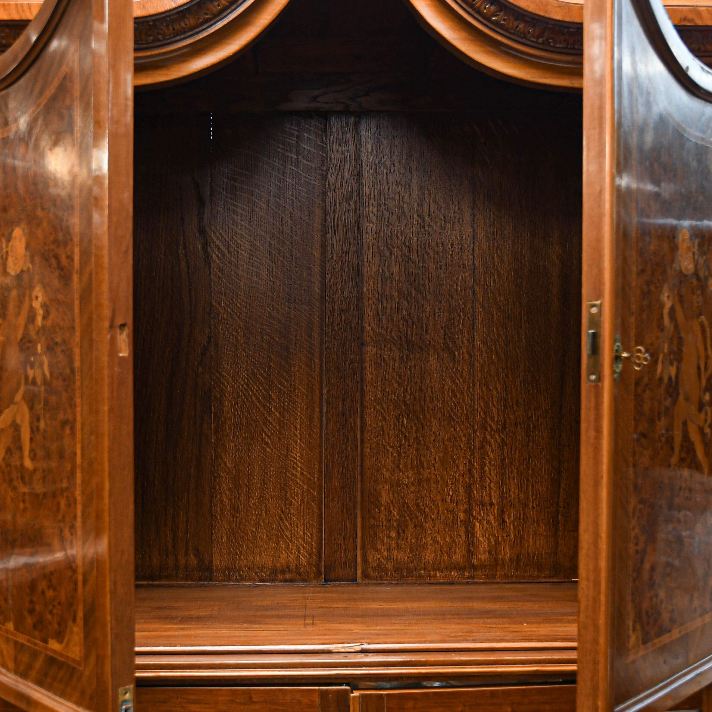 Louis XVI-Style Cherub Marquetry Vitrine Cabinet-3