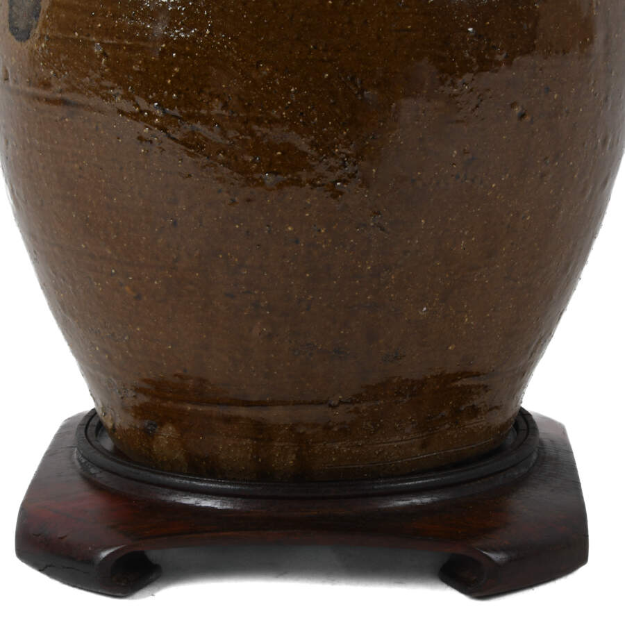 Chinese Stoneware Table Lamp on Decorative Base-3