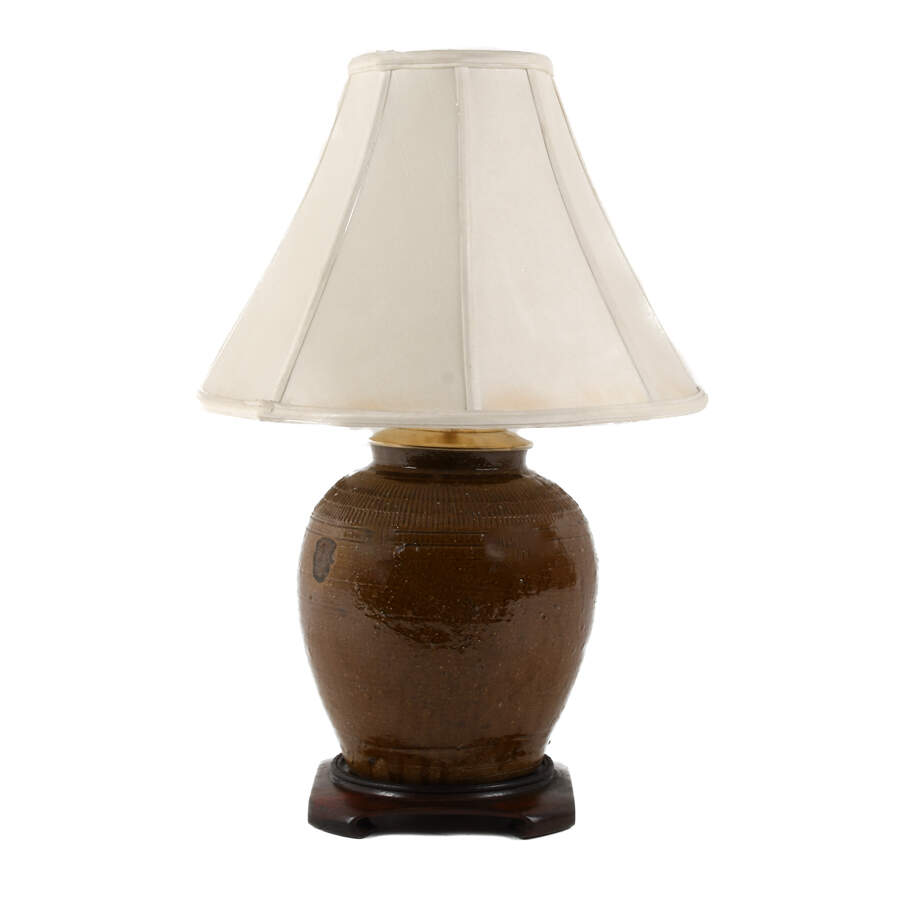 Chinese Stoneware Table Lamp on Decorative Base-1