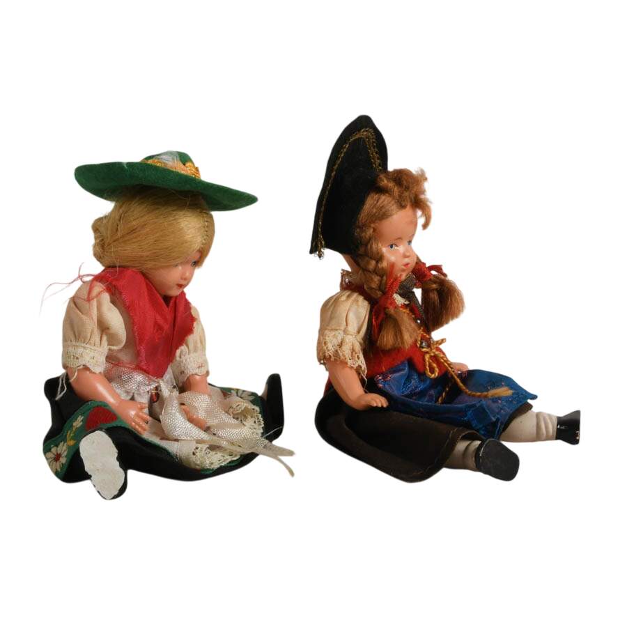 Six Vintage Around the World Travel Dolls-9